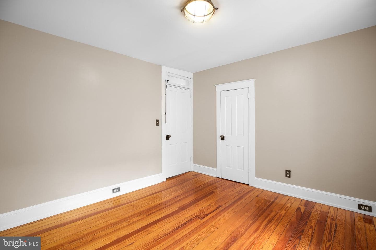 1406 Prince Edward Street photo 27