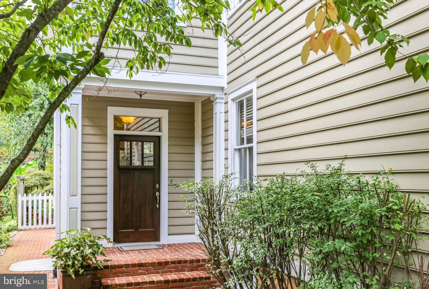 1406 Prince Edward Street photo 3