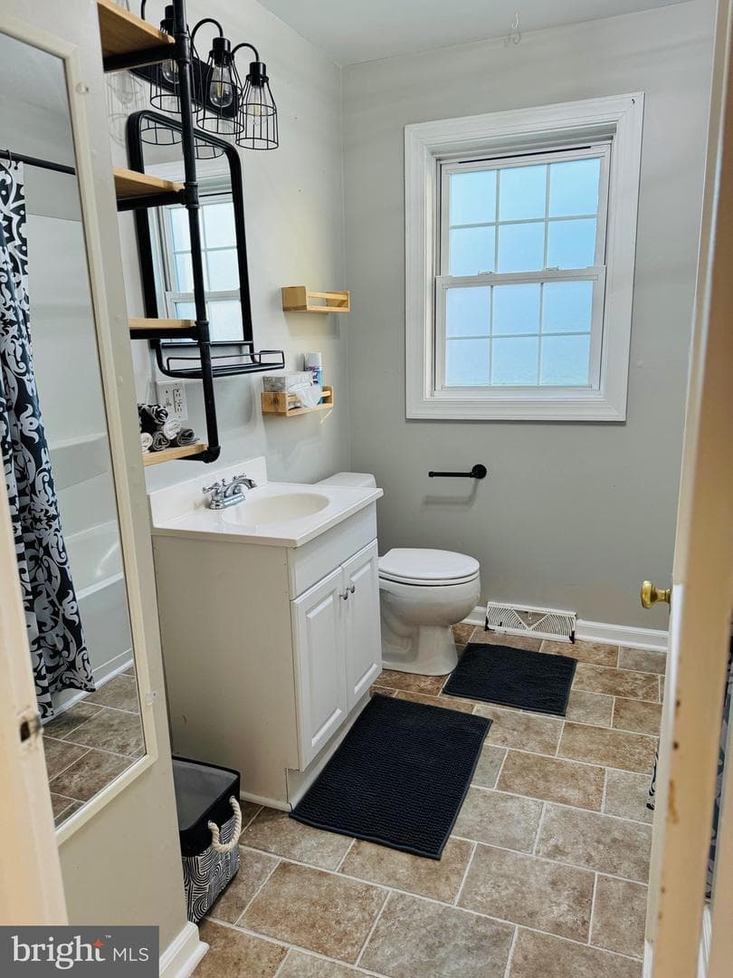 138 Ridgeway Street photo 8