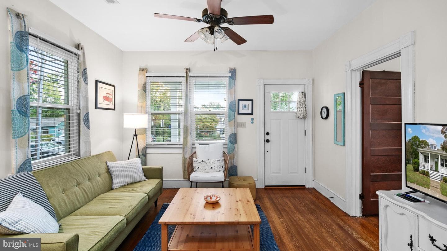 1225 Rowe Street photo 19