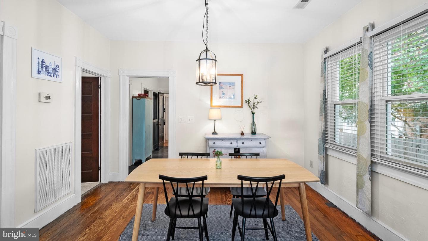 1225 Rowe Street photo 22
