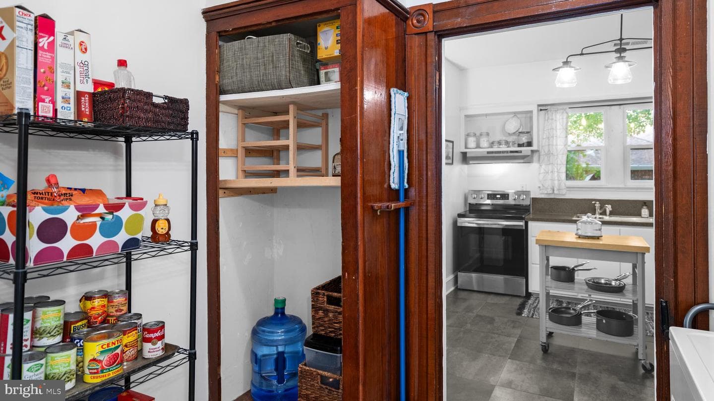 1225 Rowe Street photo 35
