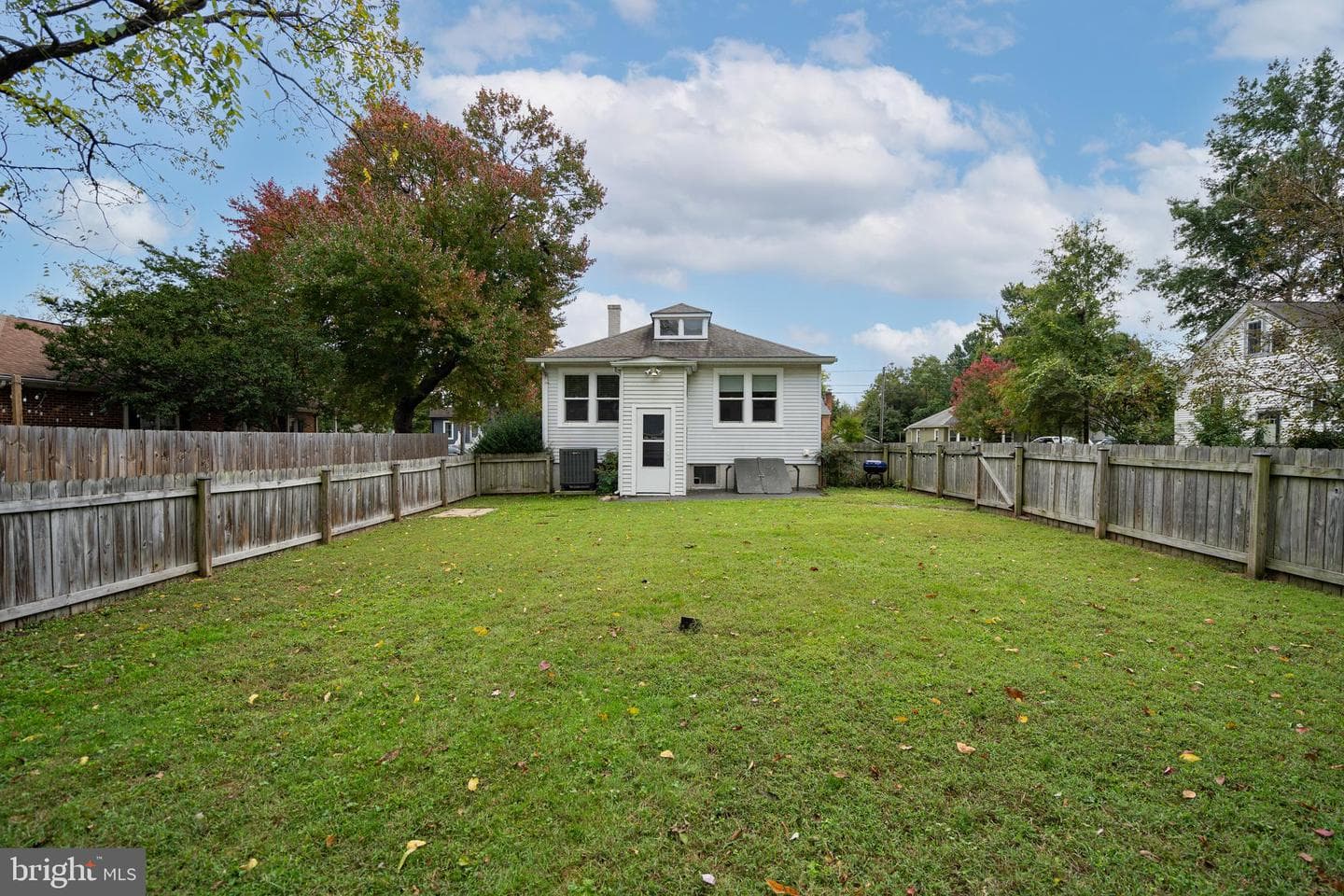 1225 Rowe Street photo 43