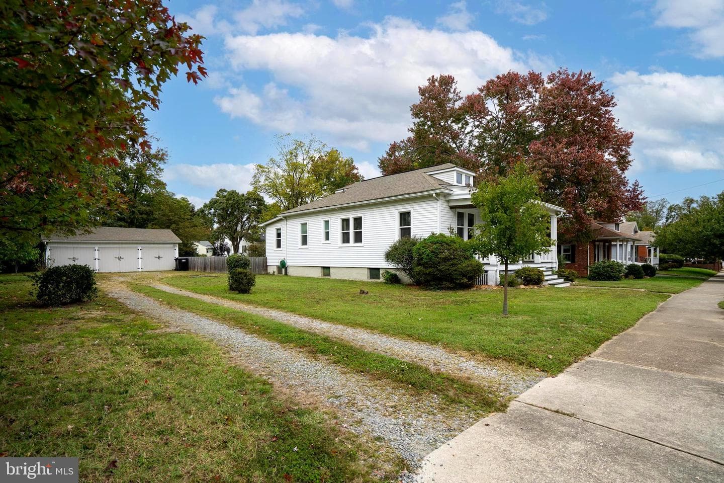 1225 Rowe Street photo 8