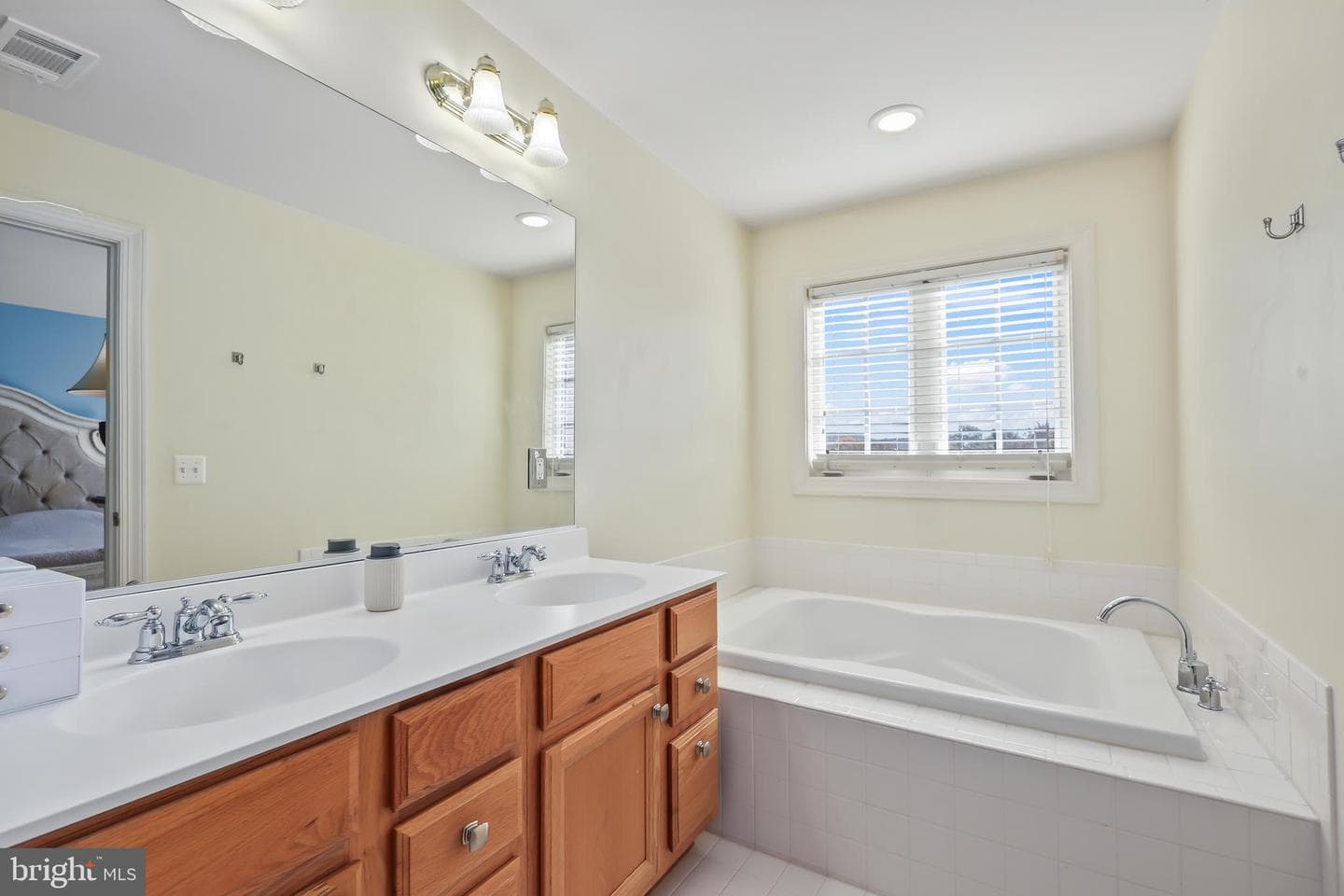 1022 Hotchkiss Place photo 26