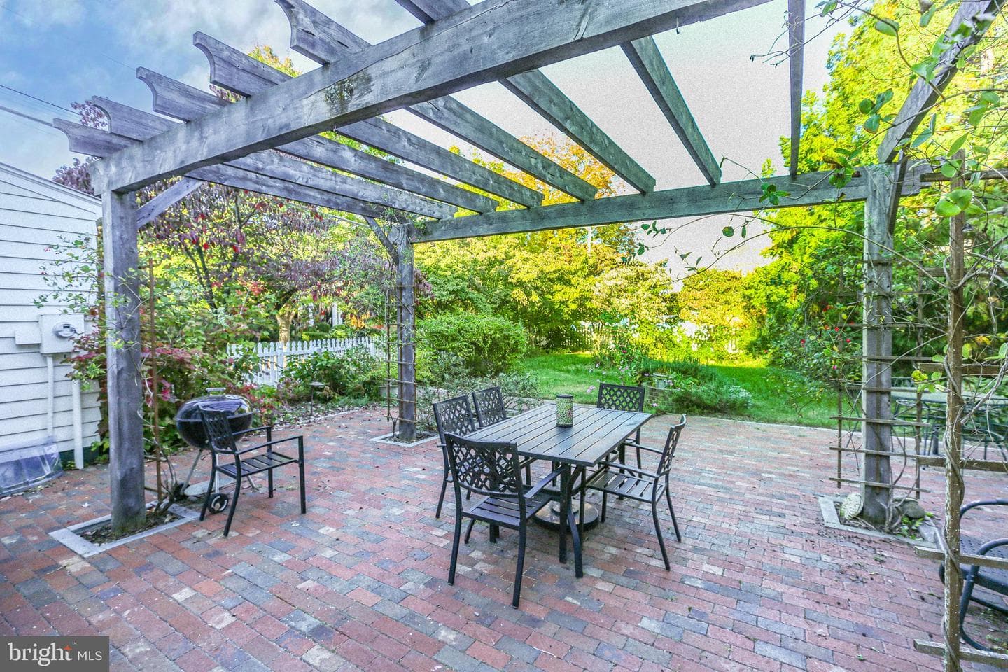 1213 Prince Edward Street photo 5