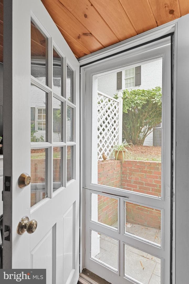 138 Caroline Street photo 28