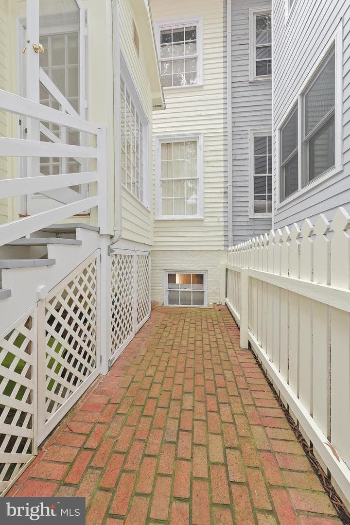 138 Caroline Street photo 33