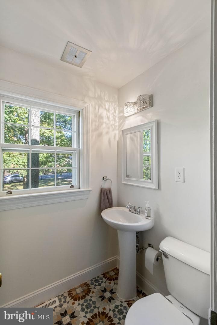 306 Braehead Drive photo 17