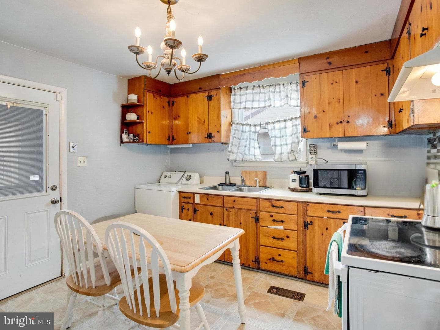 212 Harris Street photo 3