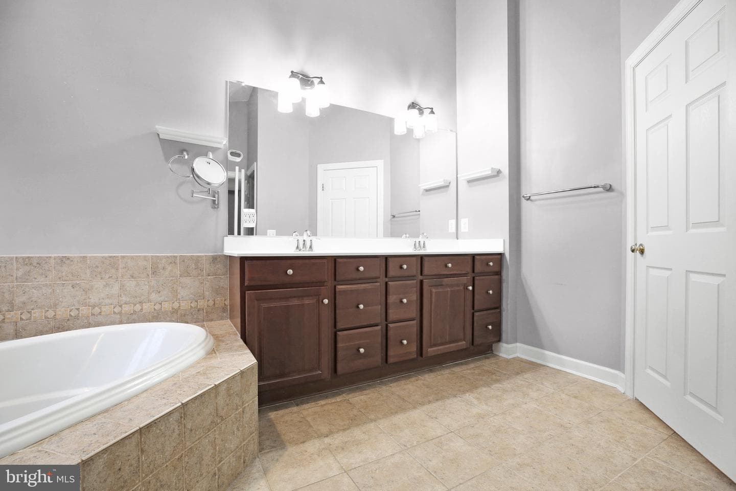 1010 Raymond Court photo 32
