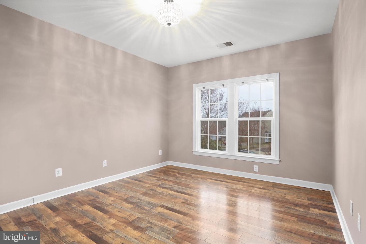 1010 Raymond Court photo 40