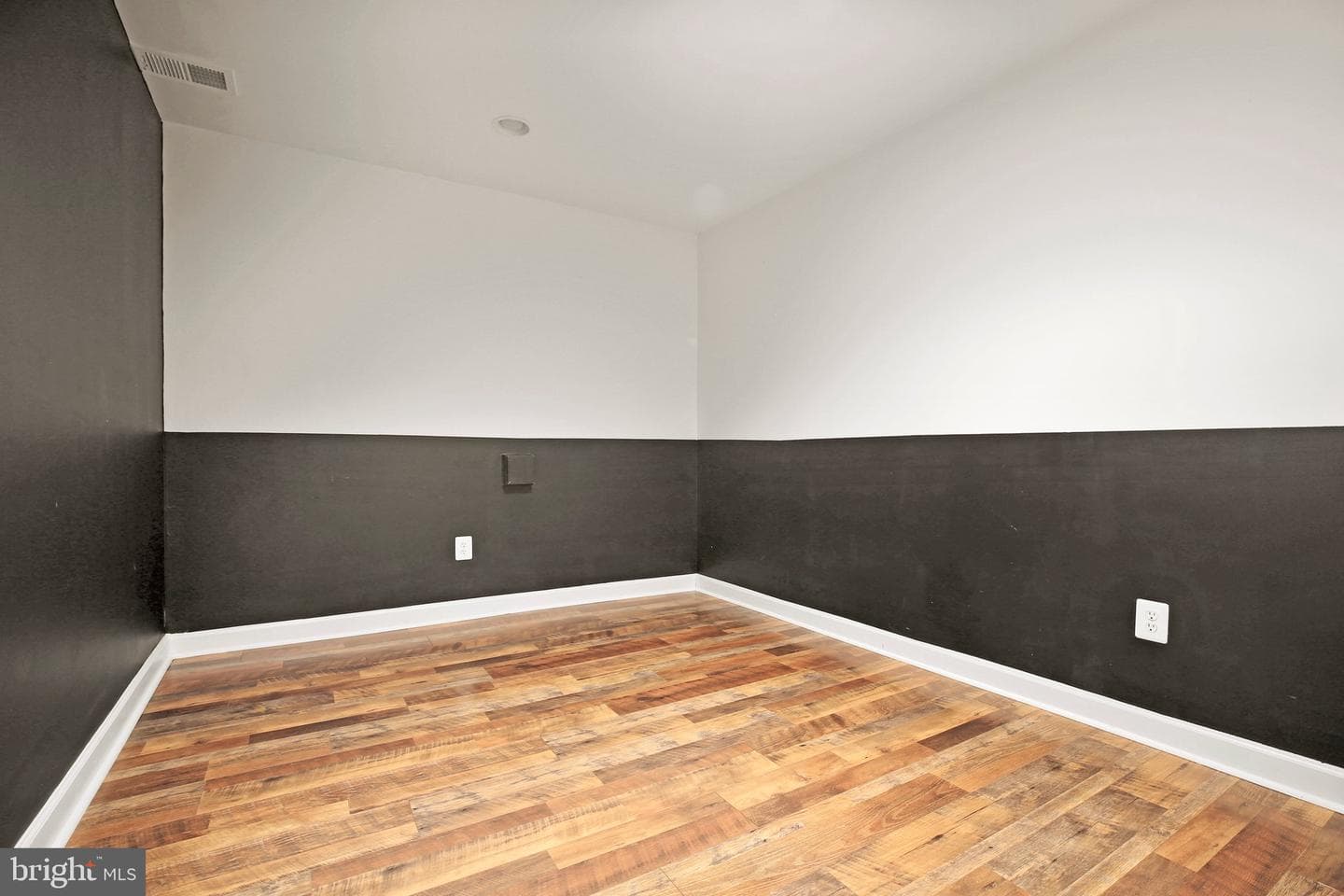 1010 Raymond Court photo 49