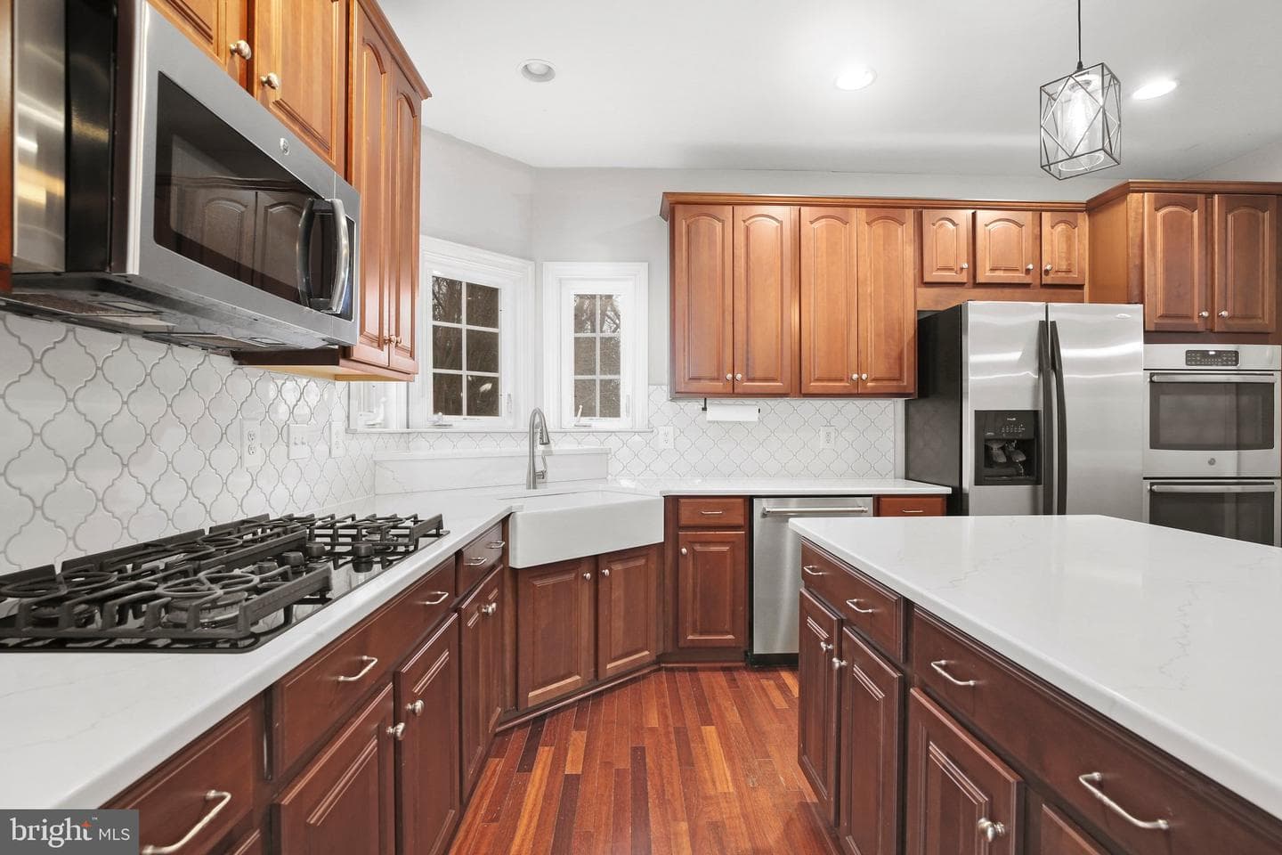 1010 Raymond Court photo 5