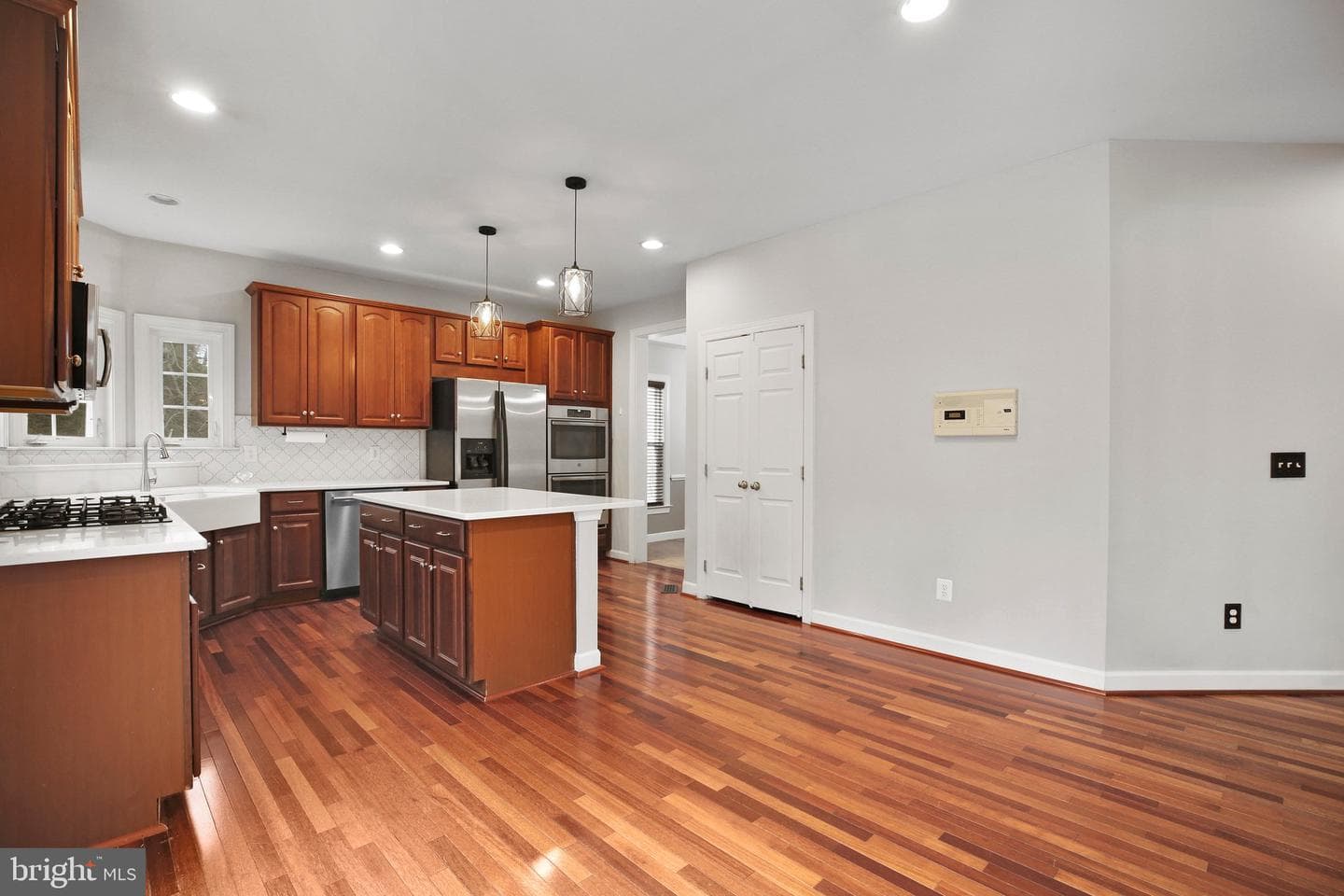 1010 Raymond Court photo 9