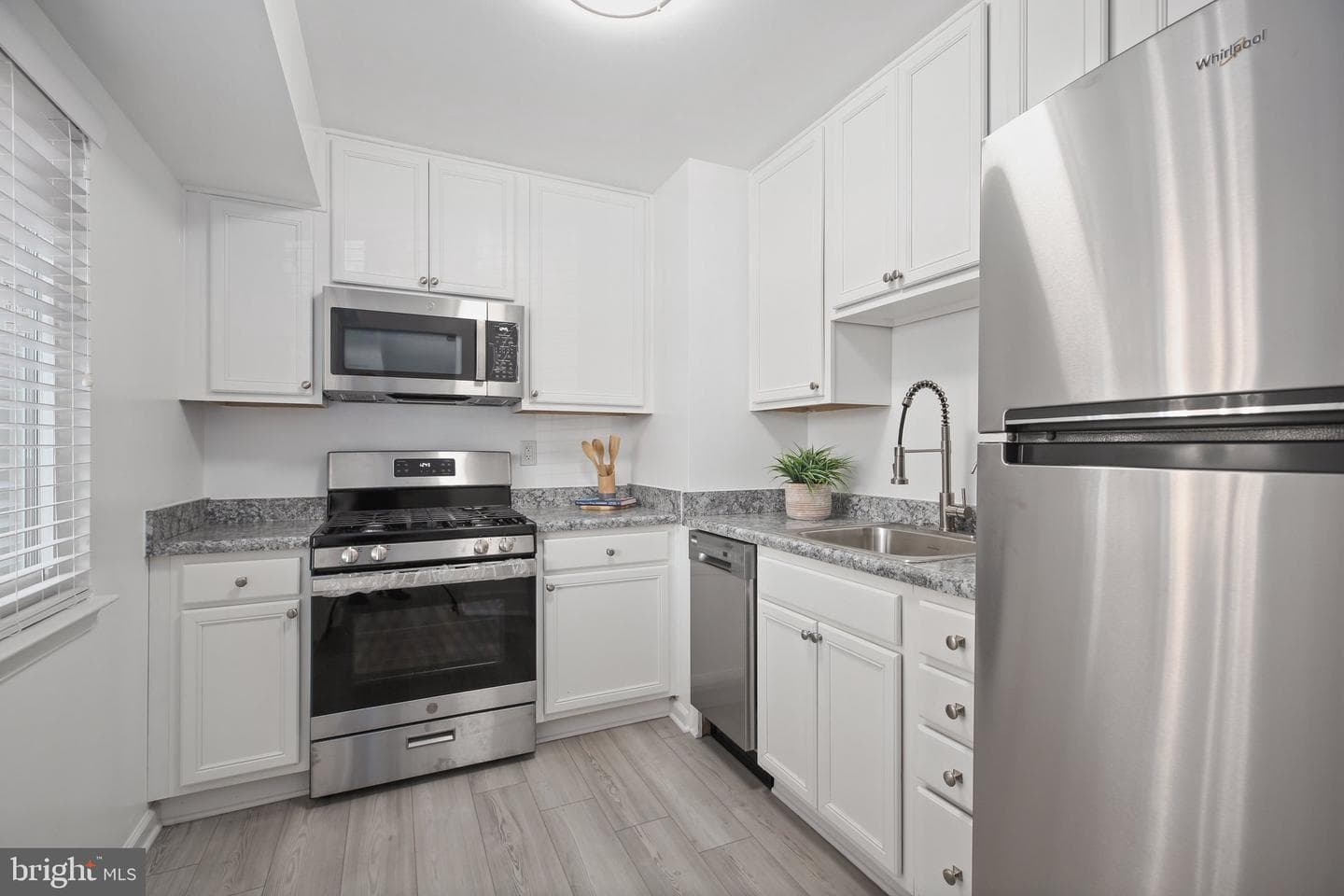 1805-C William Street #c9 photo 8