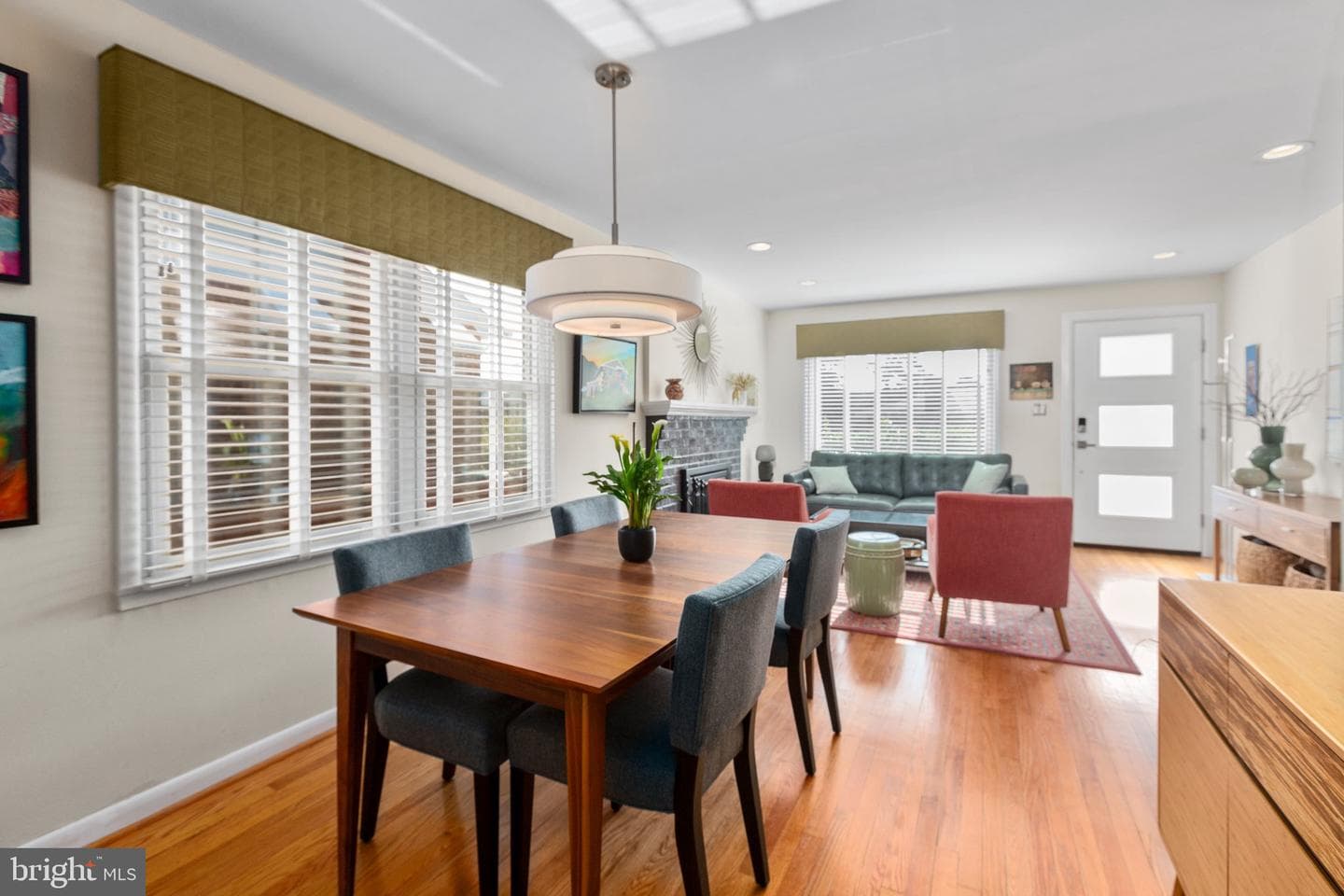 609 Woodford Street photo 15