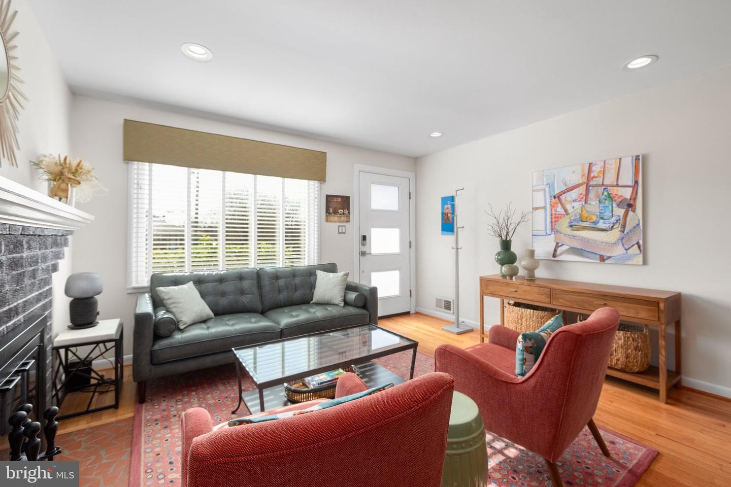 609 Woodford Street photo 25