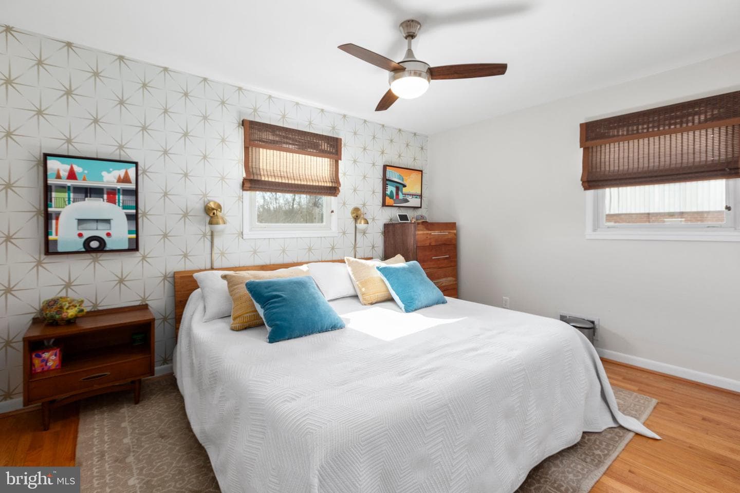 609 Woodford Street photo 30
