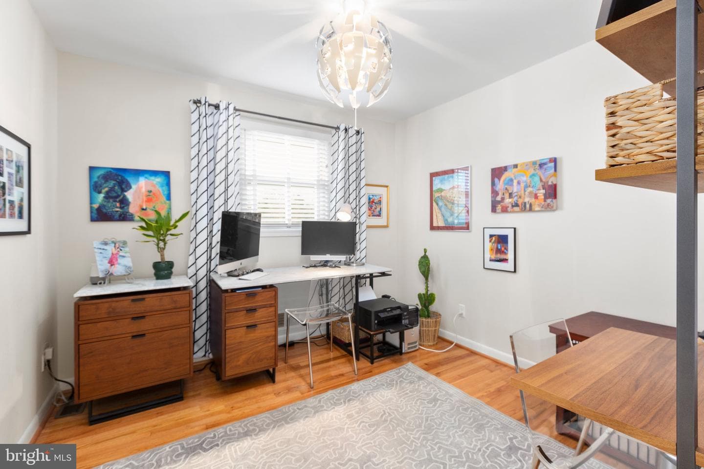 609 Woodford Street photo 33