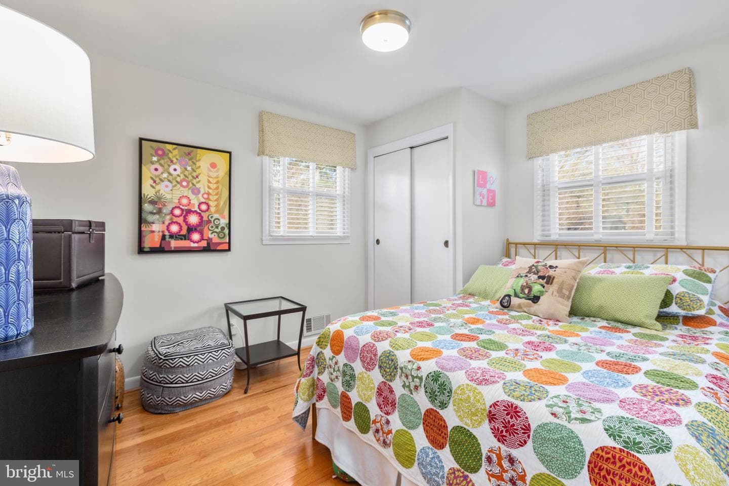 609 Woodford Street photo 34