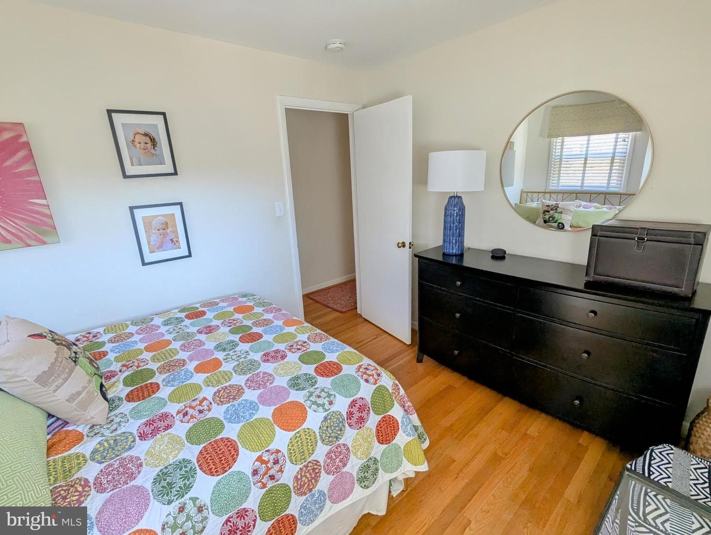 609 Woodford Street photo 35