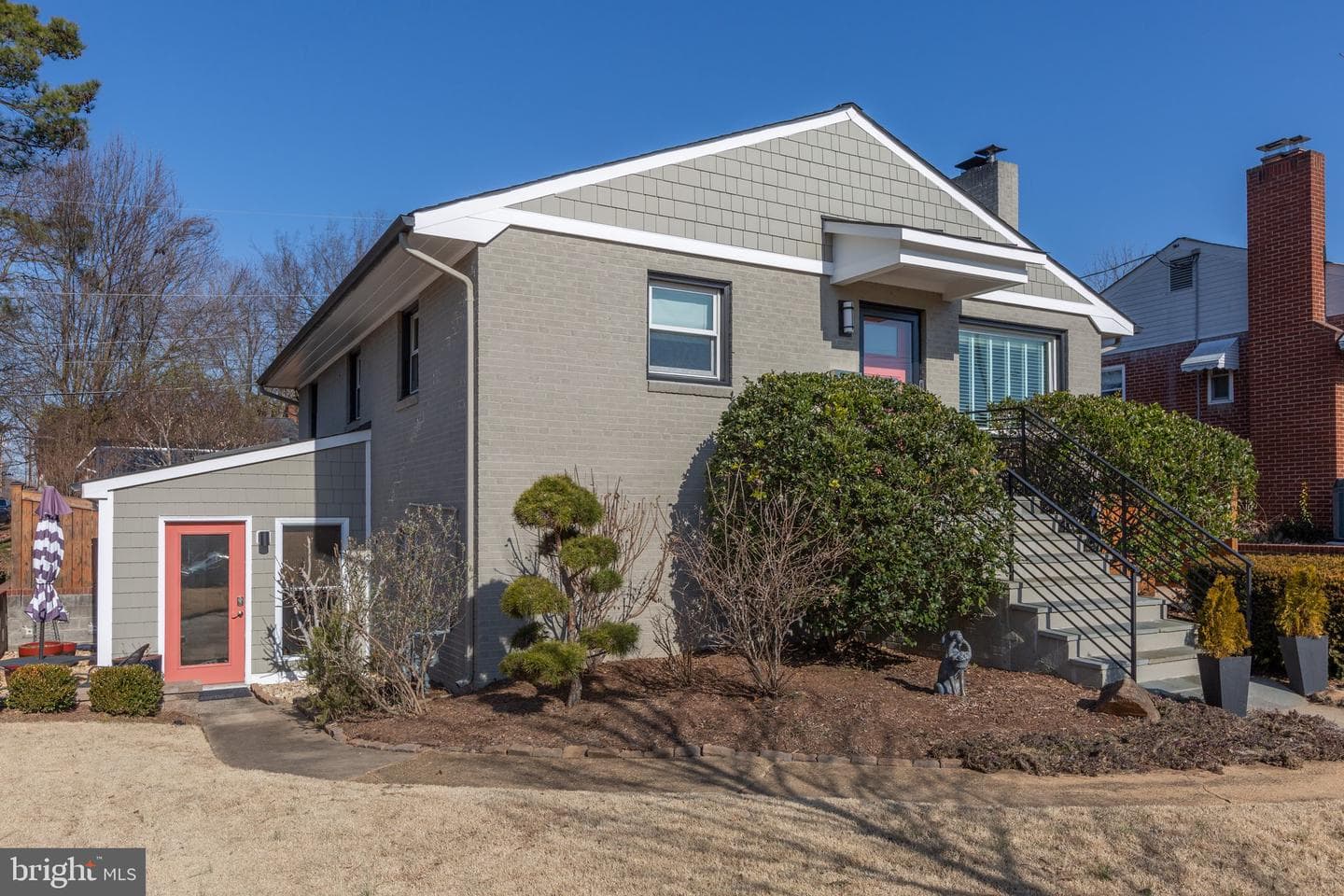609 Woodford Street photo 59