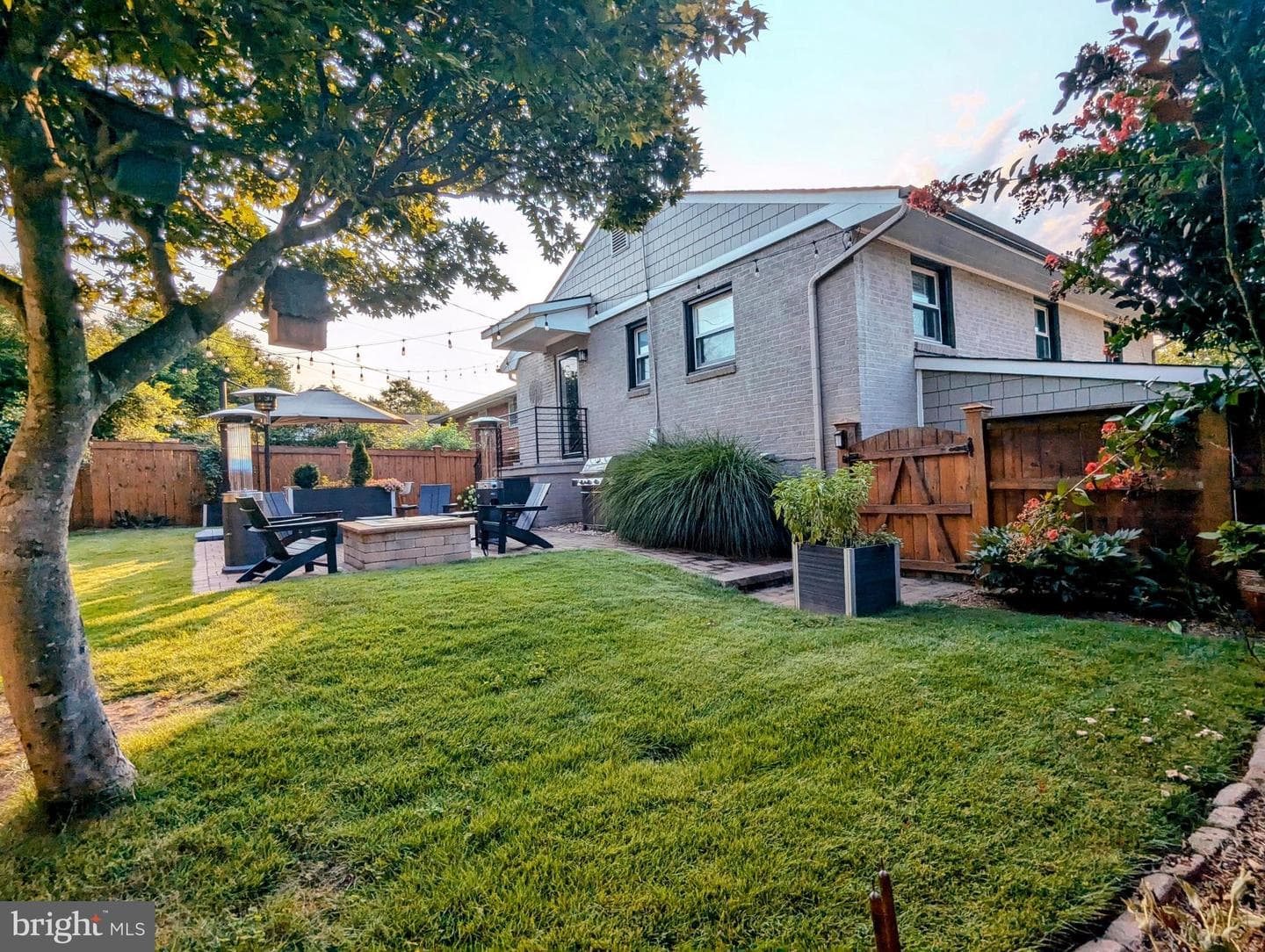609 Woodford Street photo 62