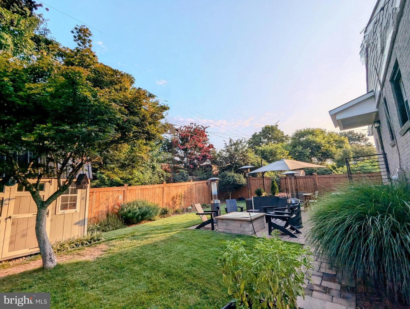 609 Woodford Street photo 66