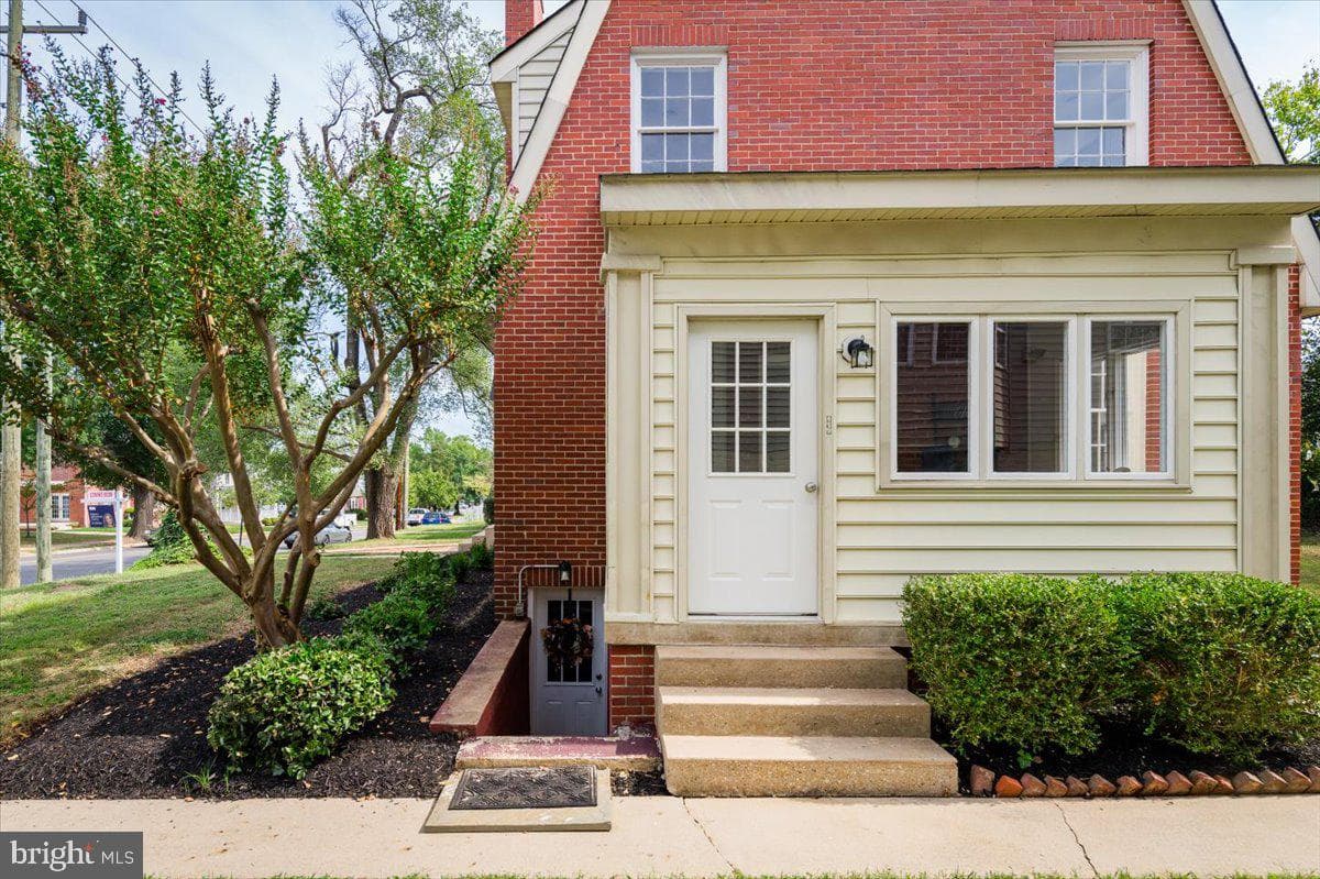 918 William Street photo 23