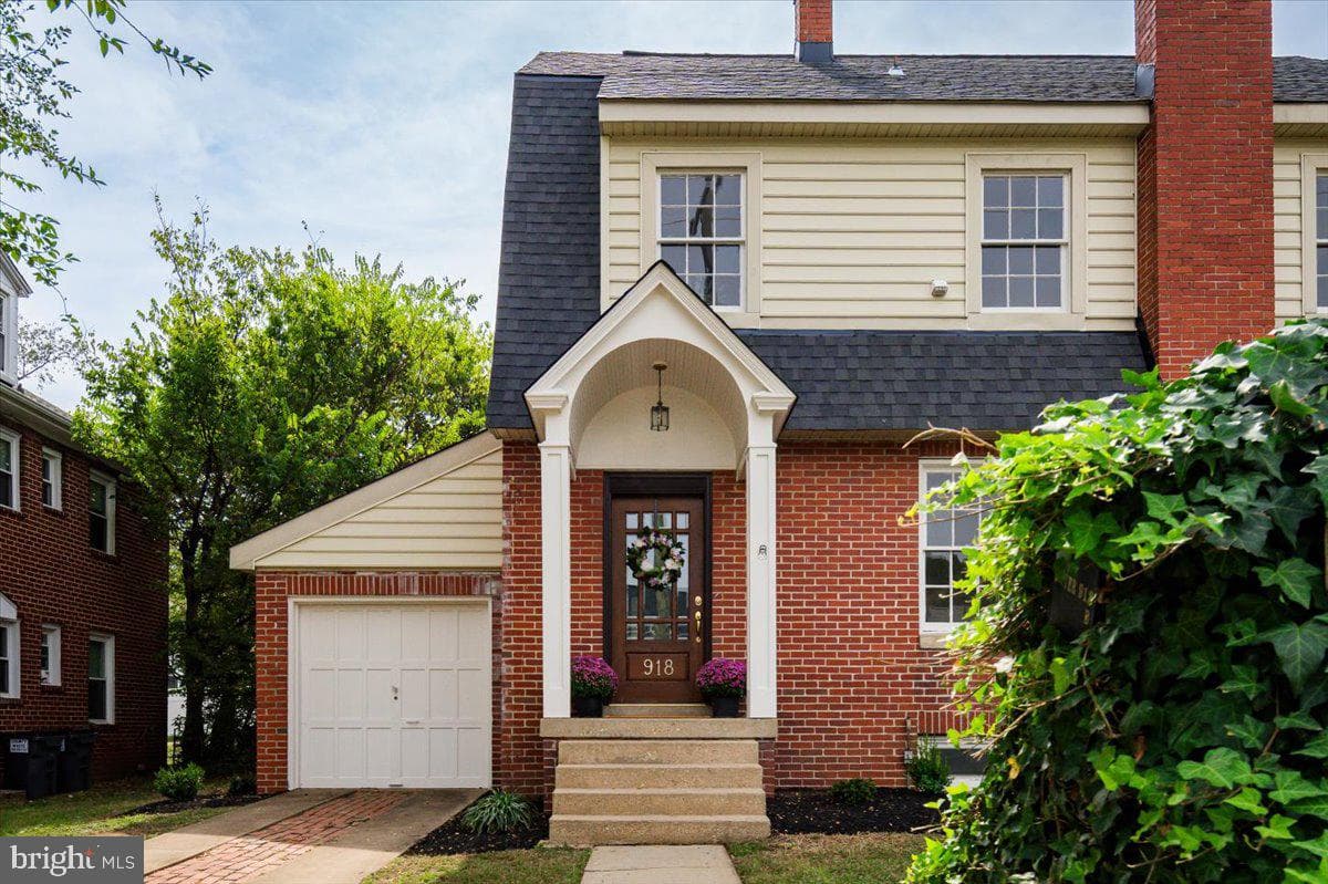 918 William Street photo 4
