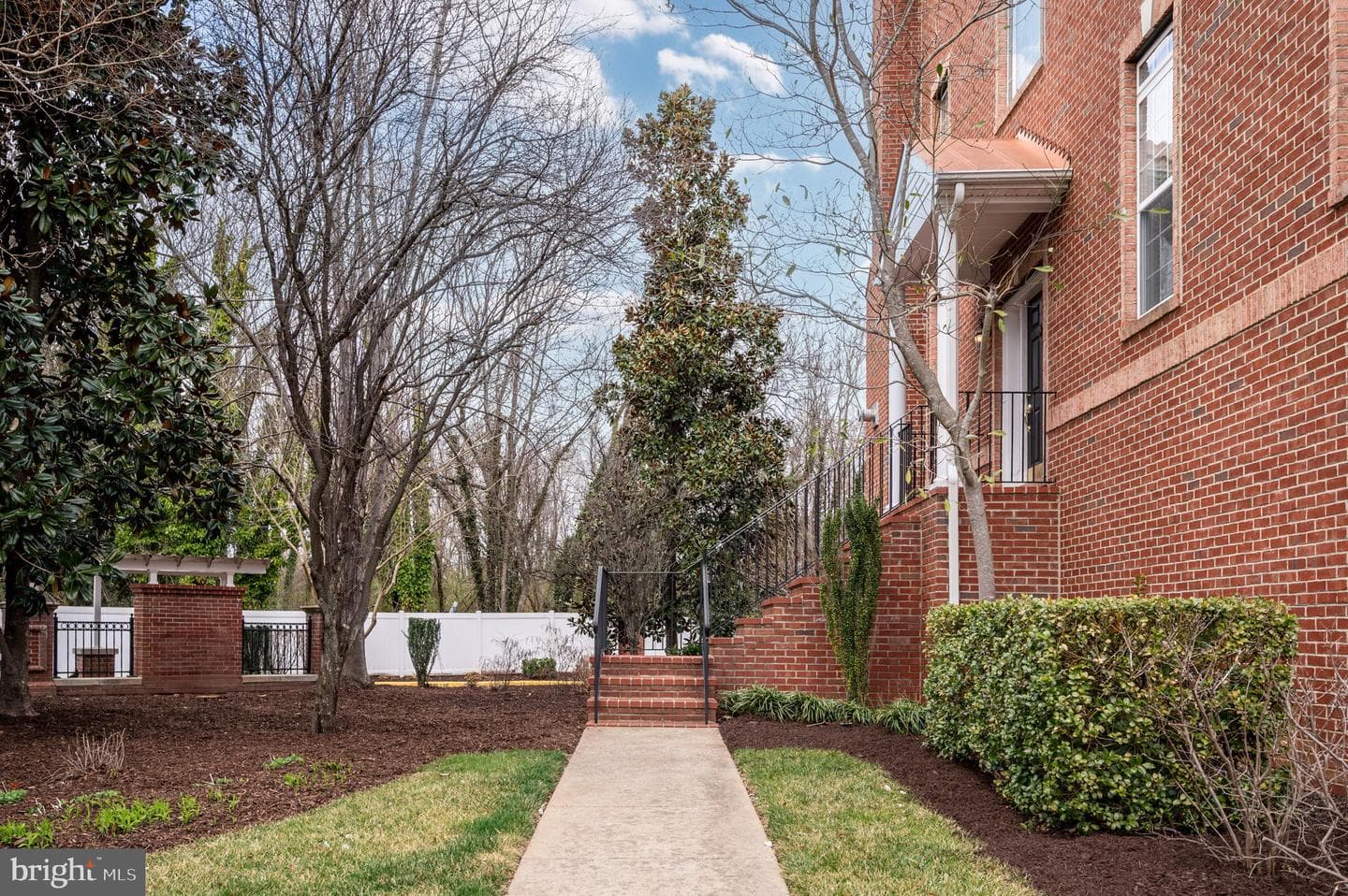 515 Dunmore Street photo 54