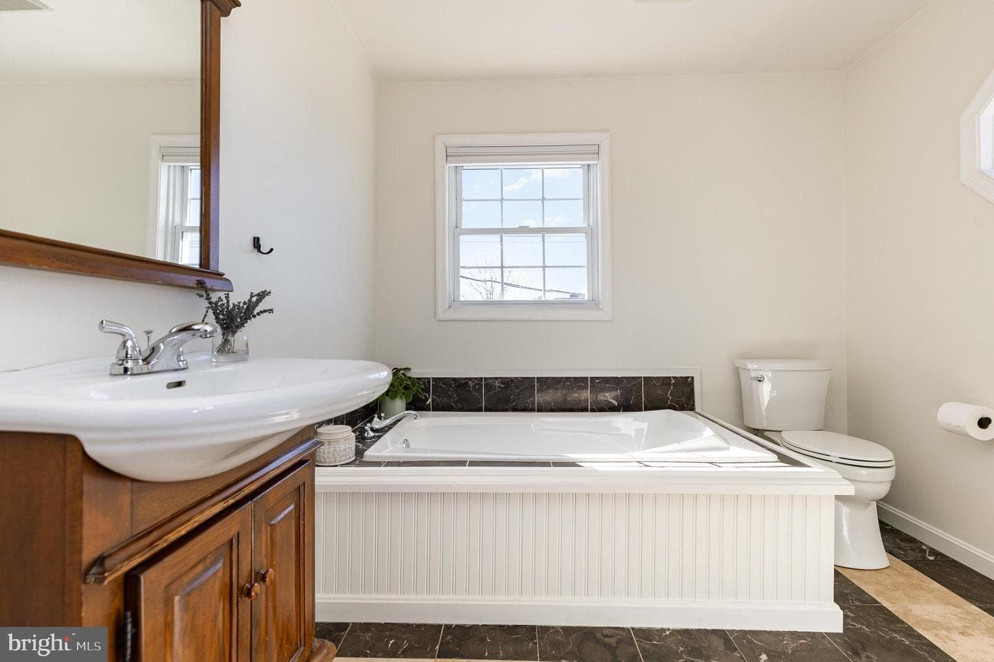 1423 William Street photo 16