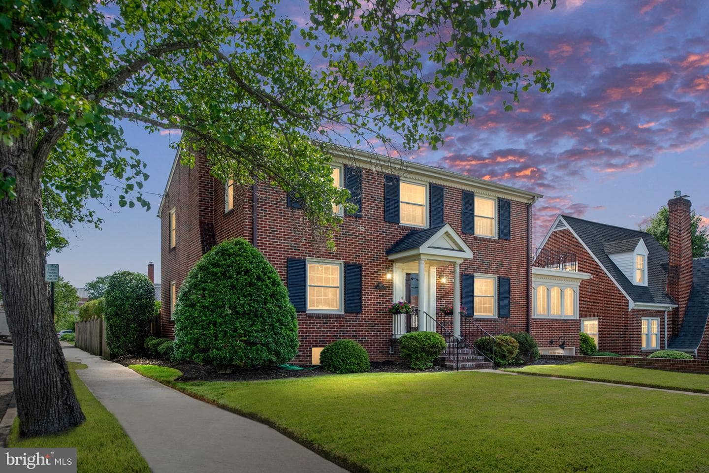 1517 Augustine Avenue photo 2