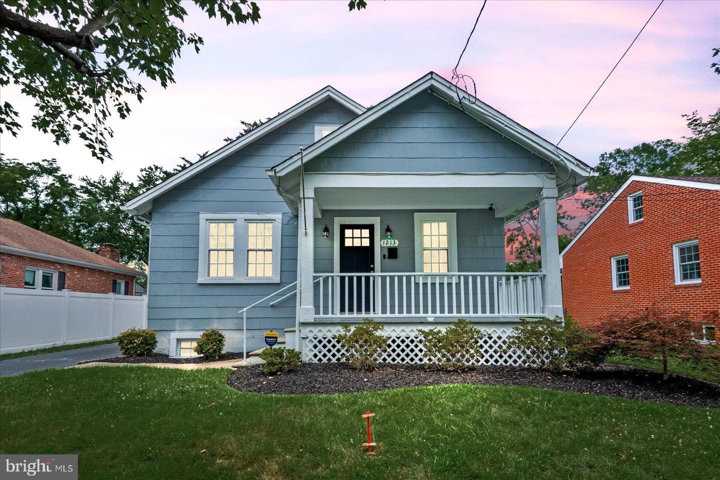 1213 Rowe Street photo 2