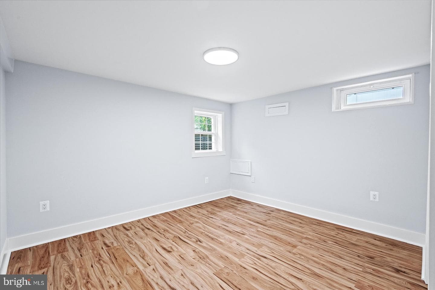 1213 Rowe Street photo 21
