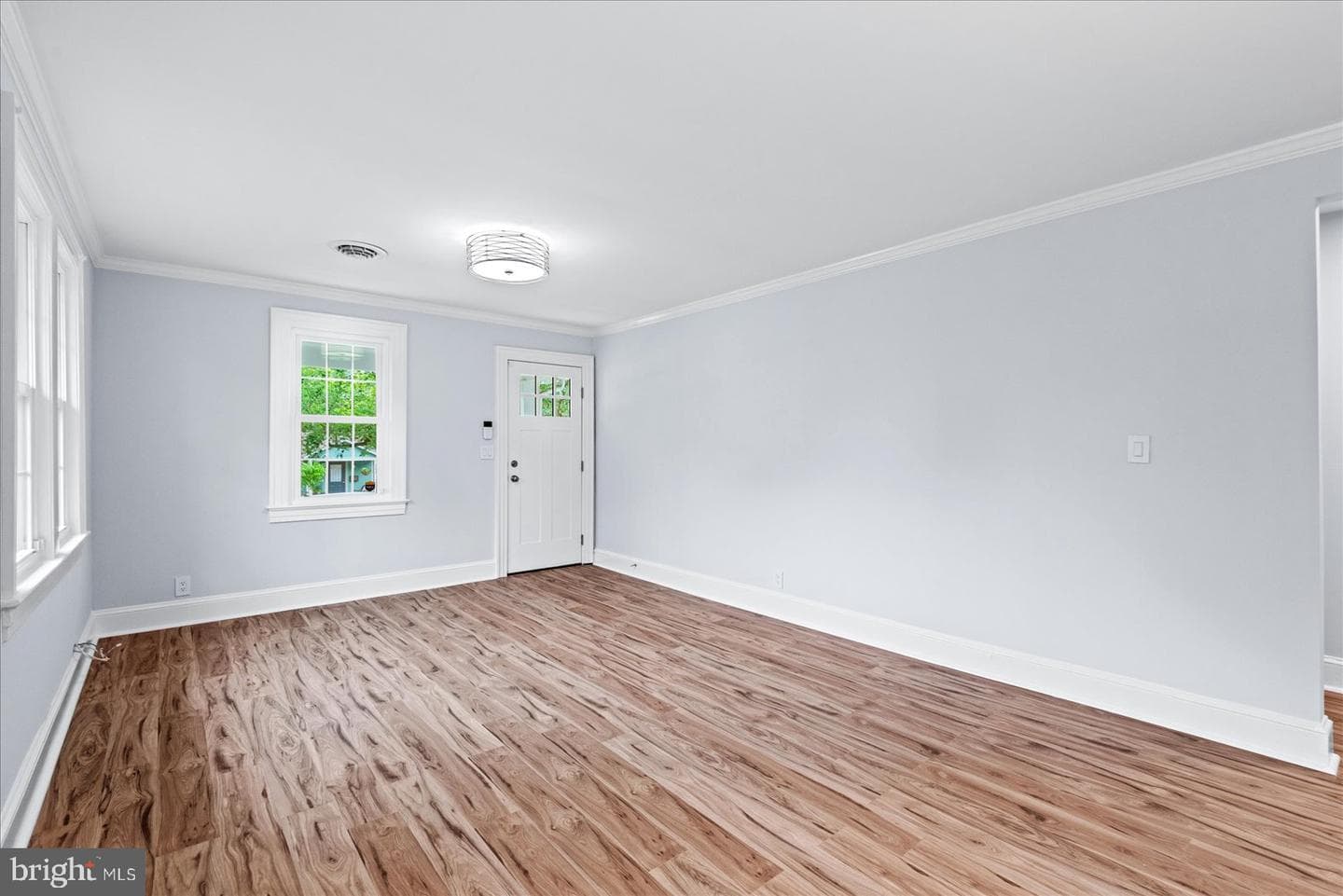 1213 Rowe Street photo 4