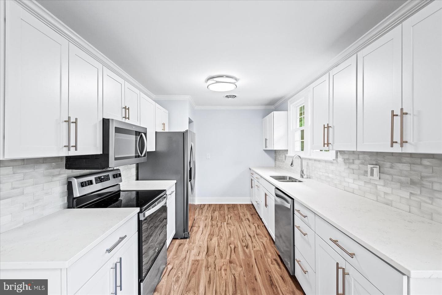 1213 Rowe Street photo 7