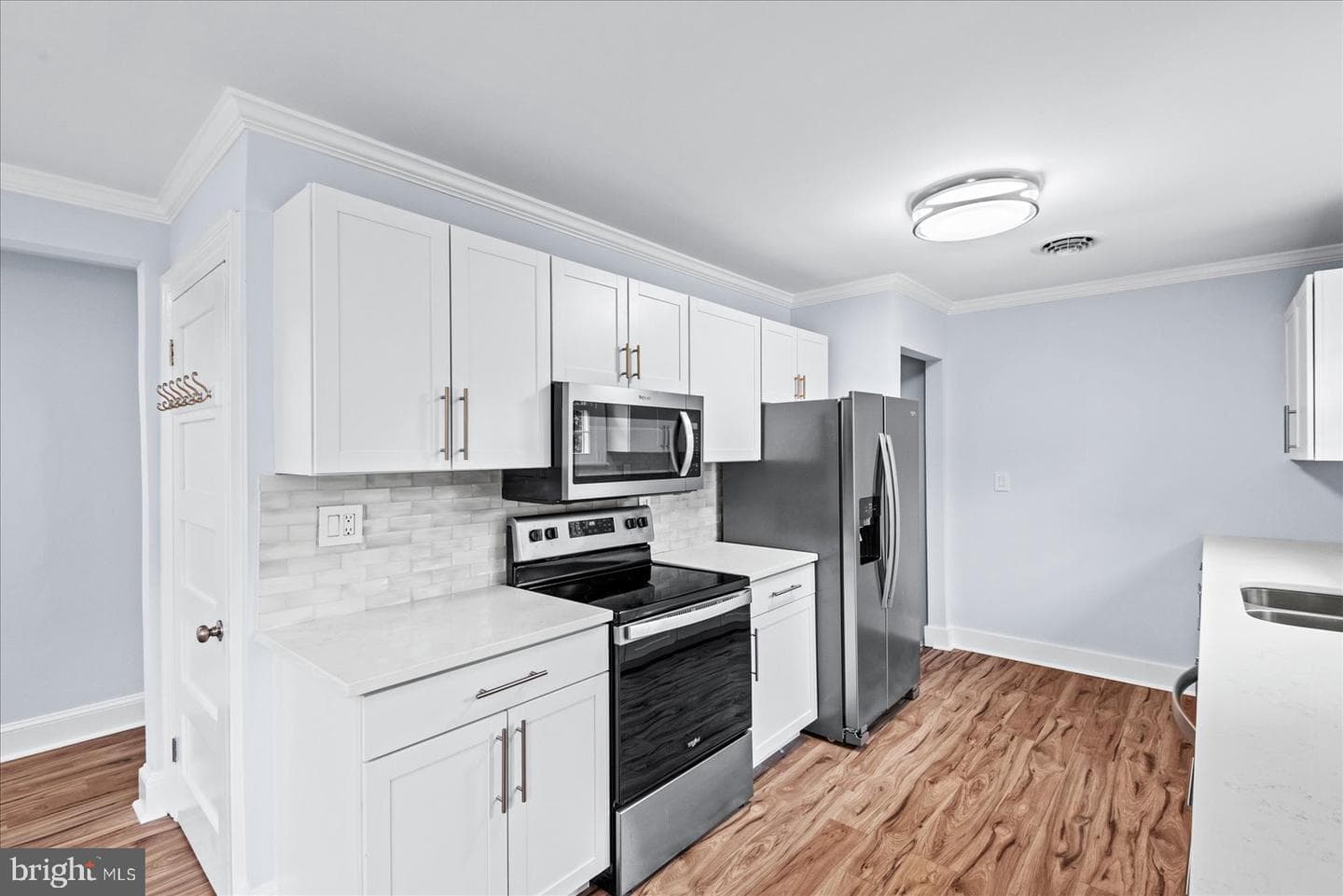 1213 Rowe Street photo 8