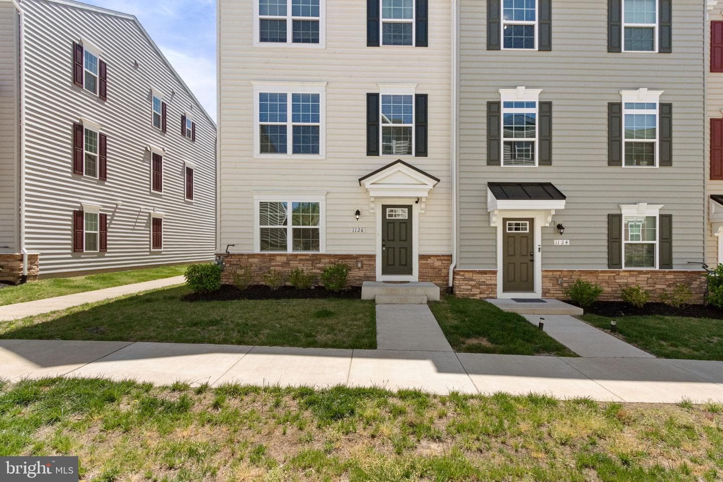 1126 Dovetail Circle photo 2