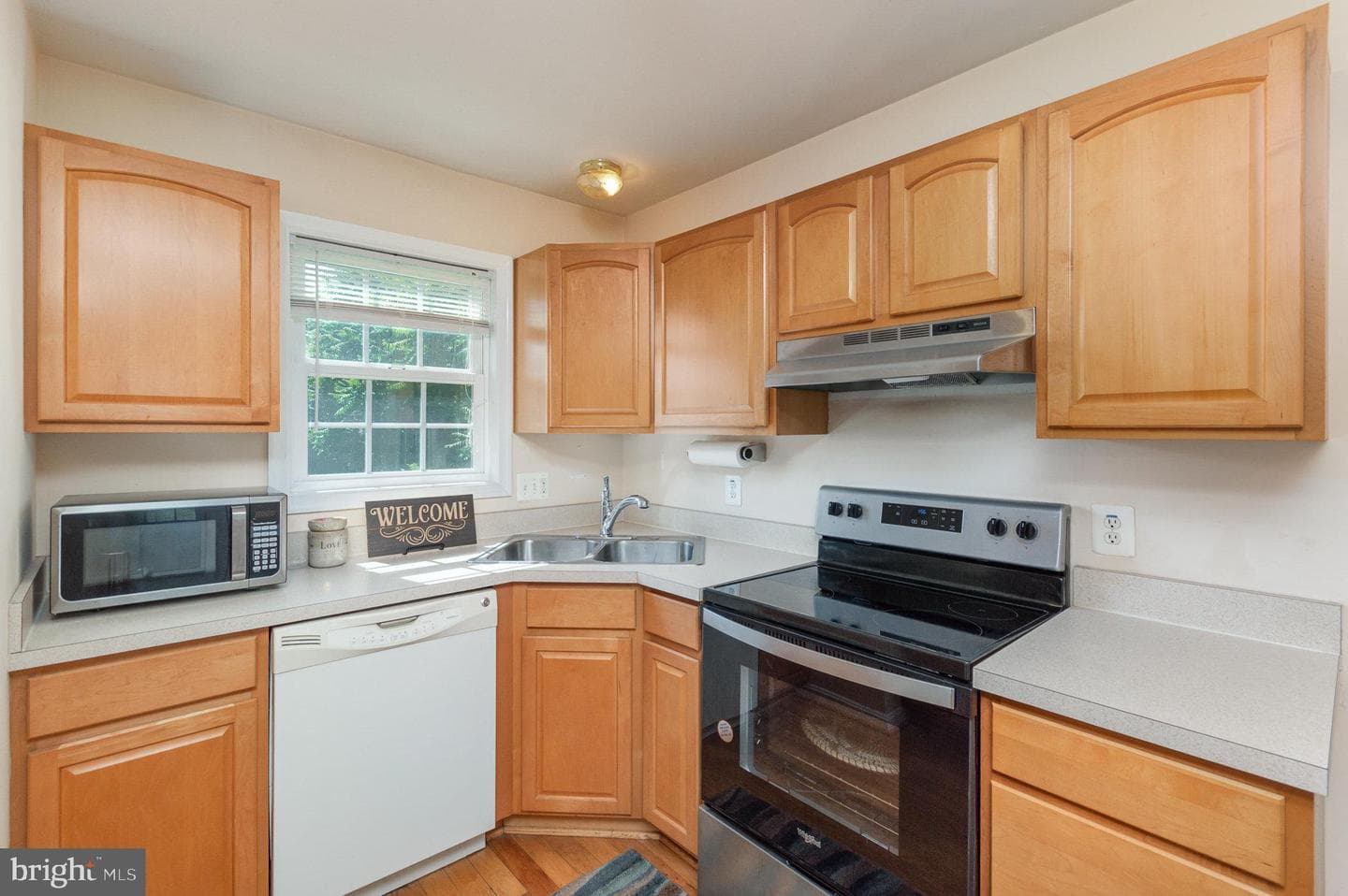 321 McKinney Street photo 8