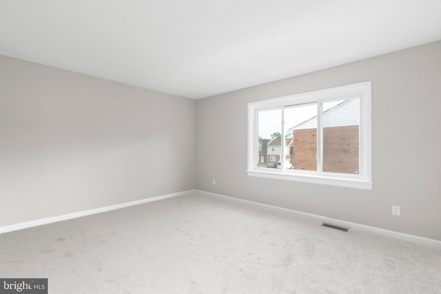 231 Ivanhoe Court photo 18