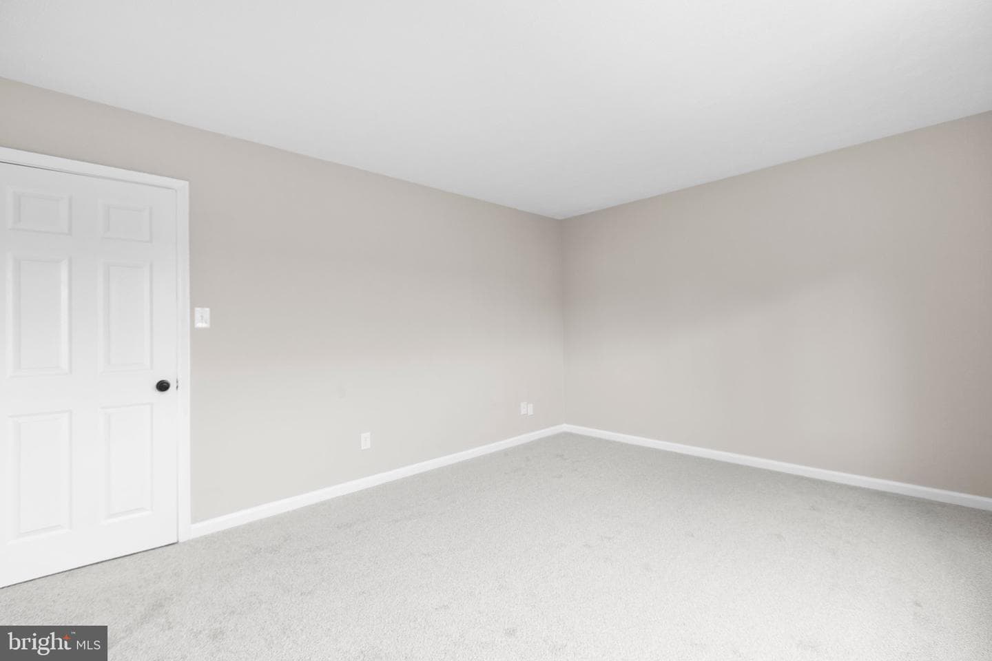 231 Ivanhoe Court photo 21