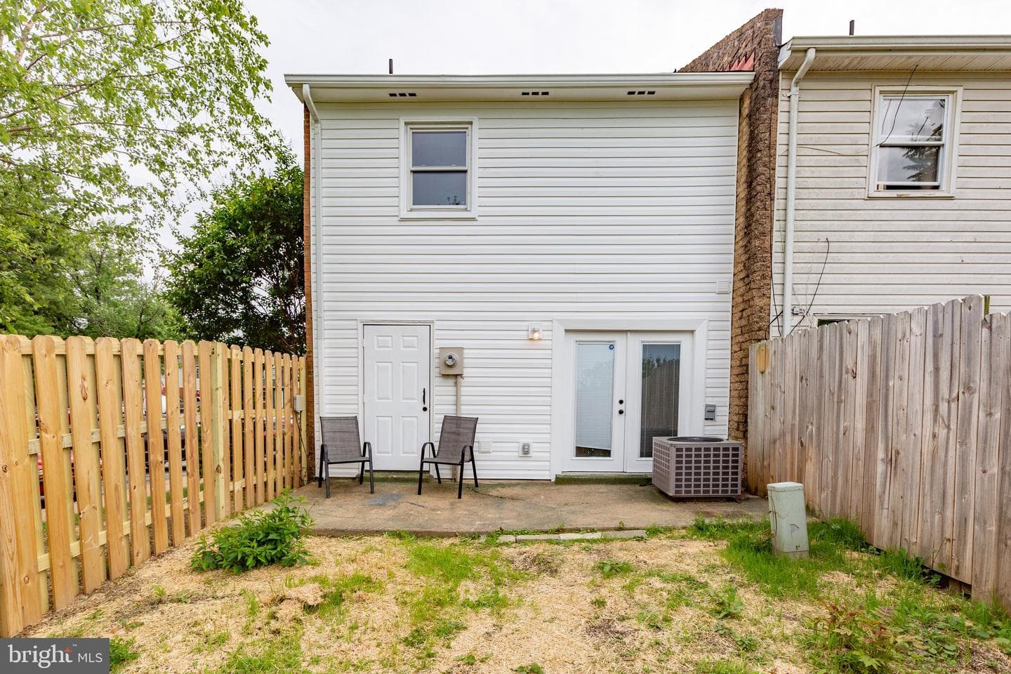 231 Ivanhoe Court photo 32