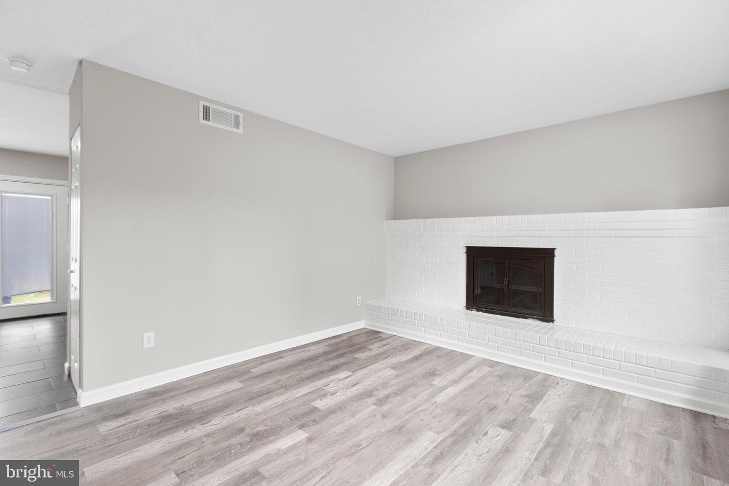 231 Ivanhoe Court photo 6