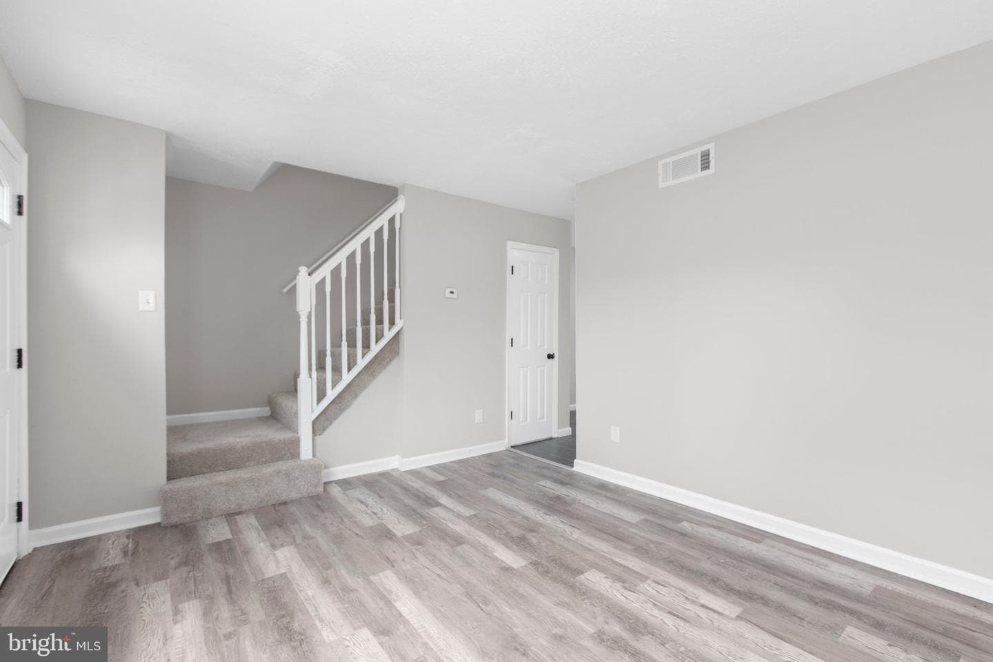 231 Ivanhoe Court photo 8