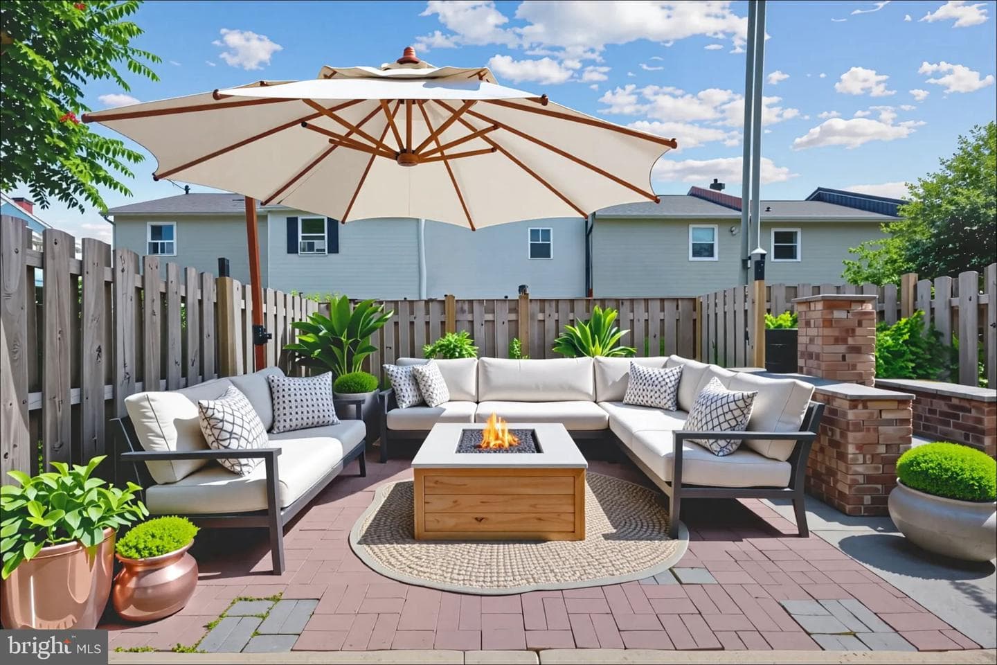 325 Brock Square photo 11