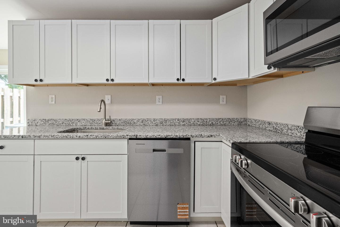 325 Brock Square photo 6