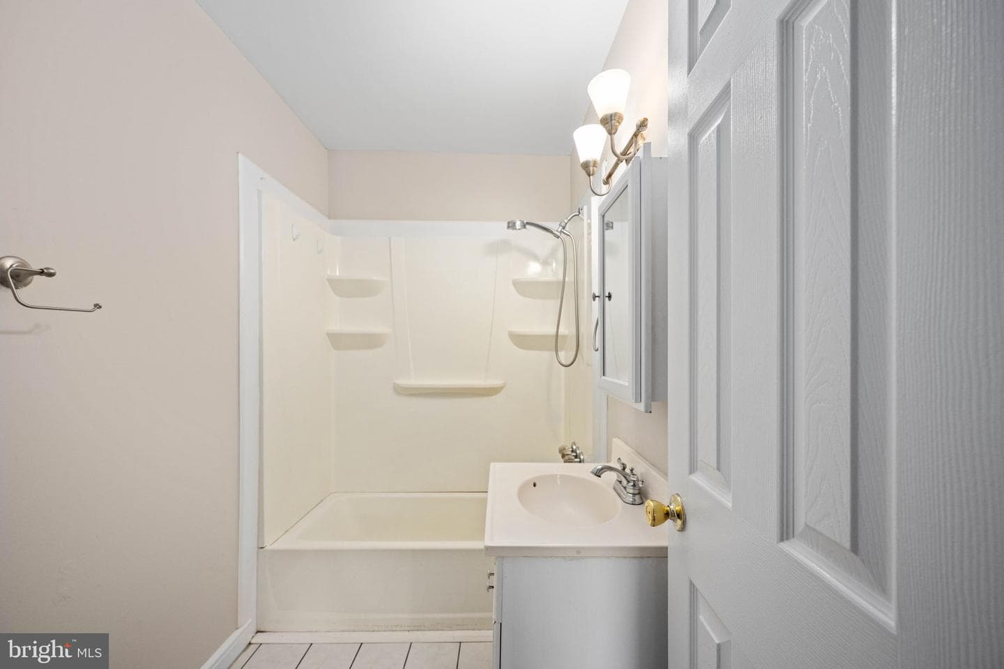 325 Brock Square photo 9