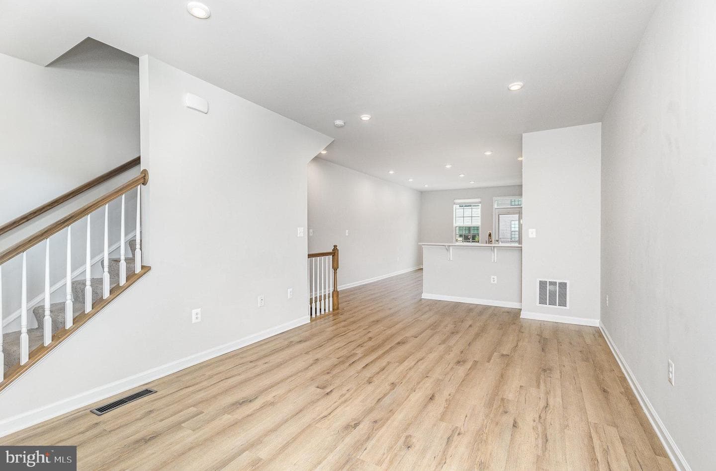 1019 Rampart Drive photo 4